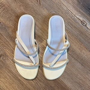 Vionic Prism White Leather Toe-Post Sandal 9.5W